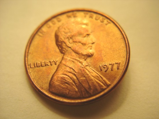2000-Lincoln-Memorial-Cent-Stuck-Through-Cloth?